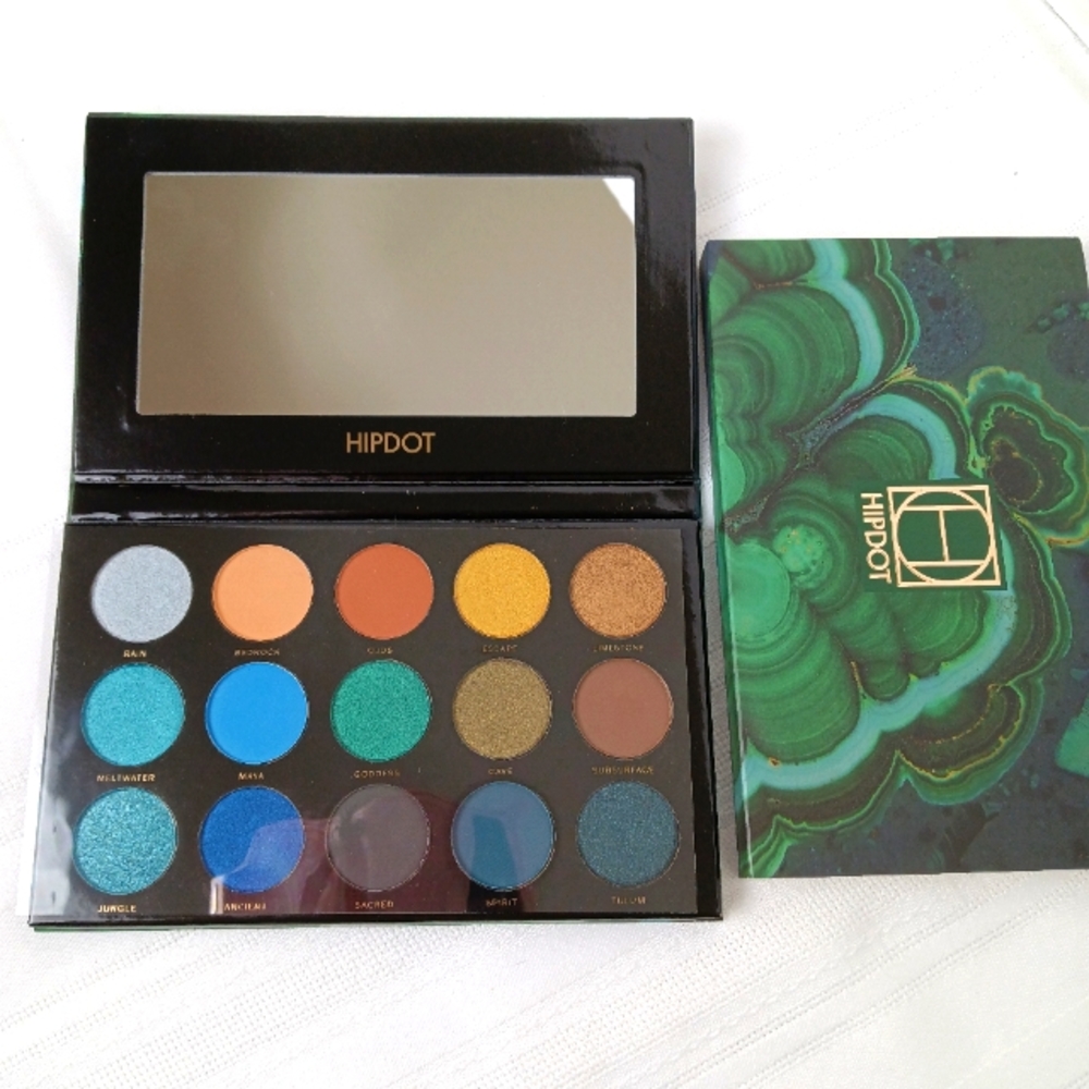 HIPDOT Cenote Eye Shadow Palette 15 Shades of Blue and Brown NEW
